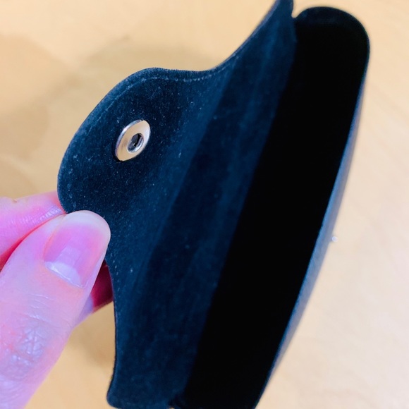 Black Ray-Ban Case - Picture 10 of 11